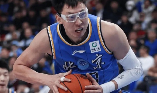 彩经网-北京遭致命打击！周琦眼部受伤，外加2内线伤停，后续内线咋办？