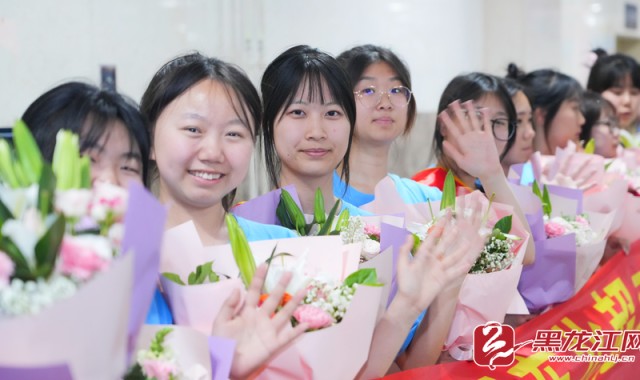 彩经网彩票走势图大全-斗志不灭 未来可期——百名球迷鸡西欢迎“远征队”